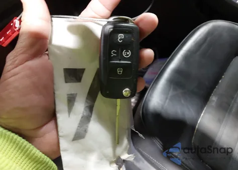 2013 Volkswagen Passat 2.0L Tdi Sel Premium z USA, uszkodzony, nr VIN 1VWCN7A37DC140659